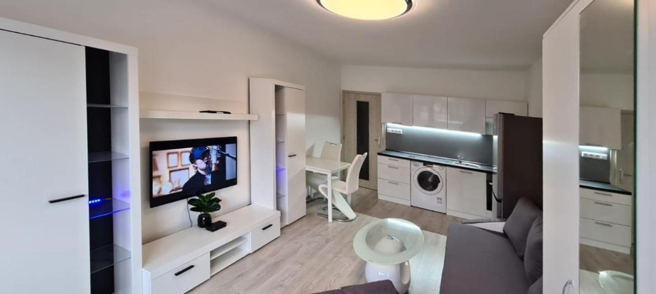 Utulny Apartman V Centru, S Krasnym Vyhledem 데친 외부 사진