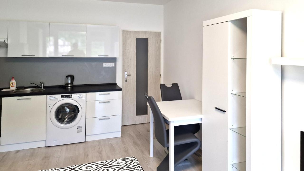 Utulny Apartman V Centru, S Krasnym Vyhledem 데친 외부 사진